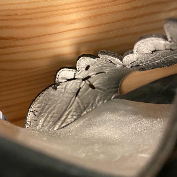 Anne Klein Women's Heels - Picture 9 of 9